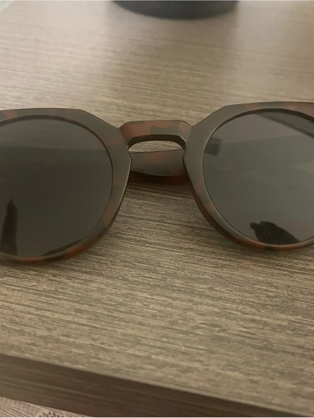 American Eagle Outfitters Tortoiseshell Frame Sunglasses with Dark Lenses